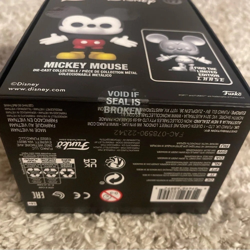 Funko Disney Die-Cast Mickey Mouse Figure - Picture 5 of 7